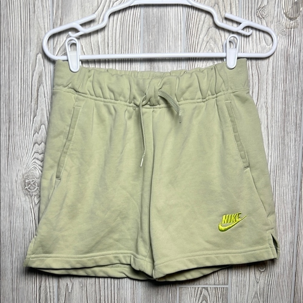 NIKE Olive Aura SPORTSWEAR CLUB FRENCH TERRY FLEECE SHORTS XL standard fit girls